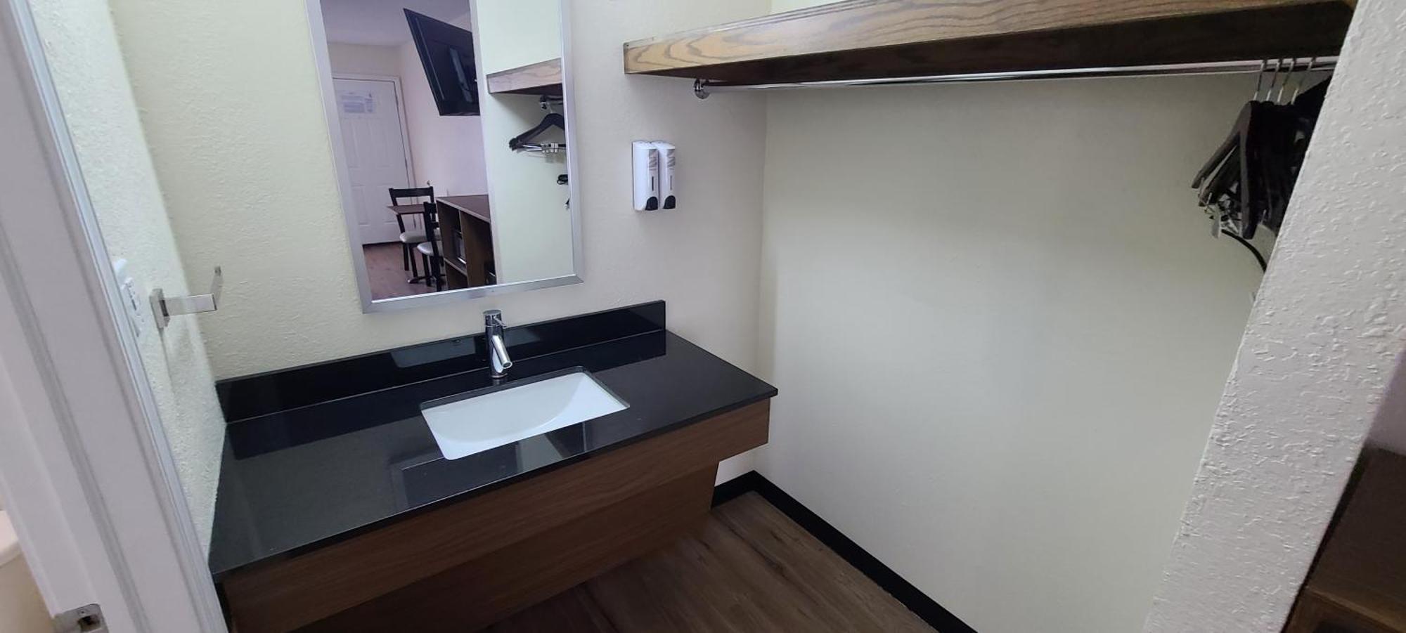Red Roof Inn 바이런 외부 사진